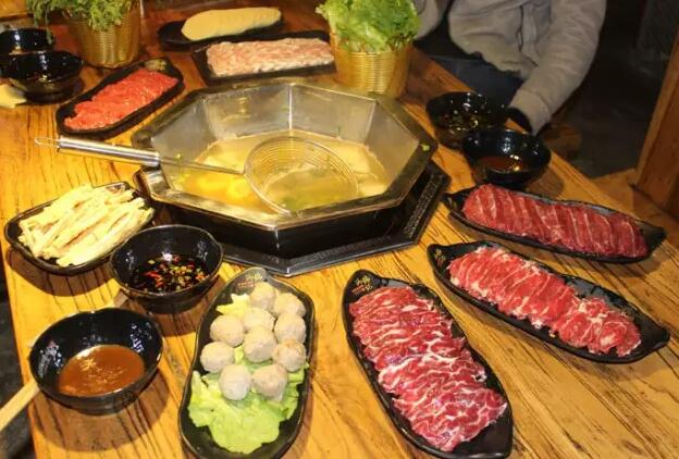 汕锦记攻略：正宗的潮汕牛肉火锅该怎么吃